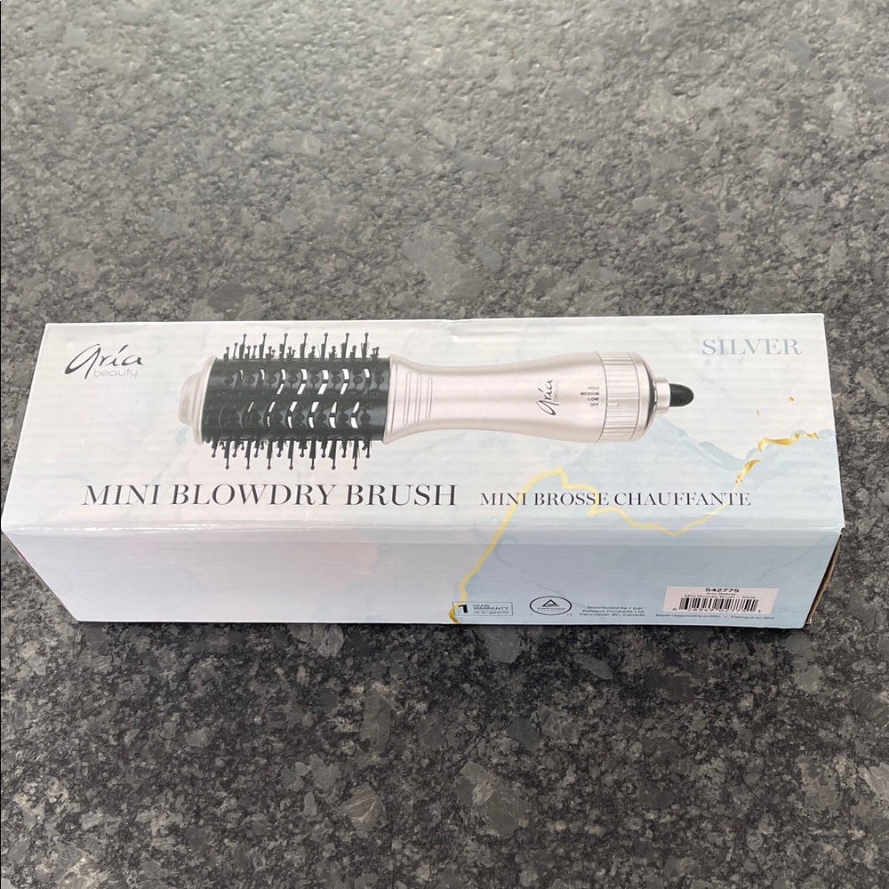 Aria Beauty Mini Blowdry Brush combo blow dryer + round brush in silver - Picture 4 of 8